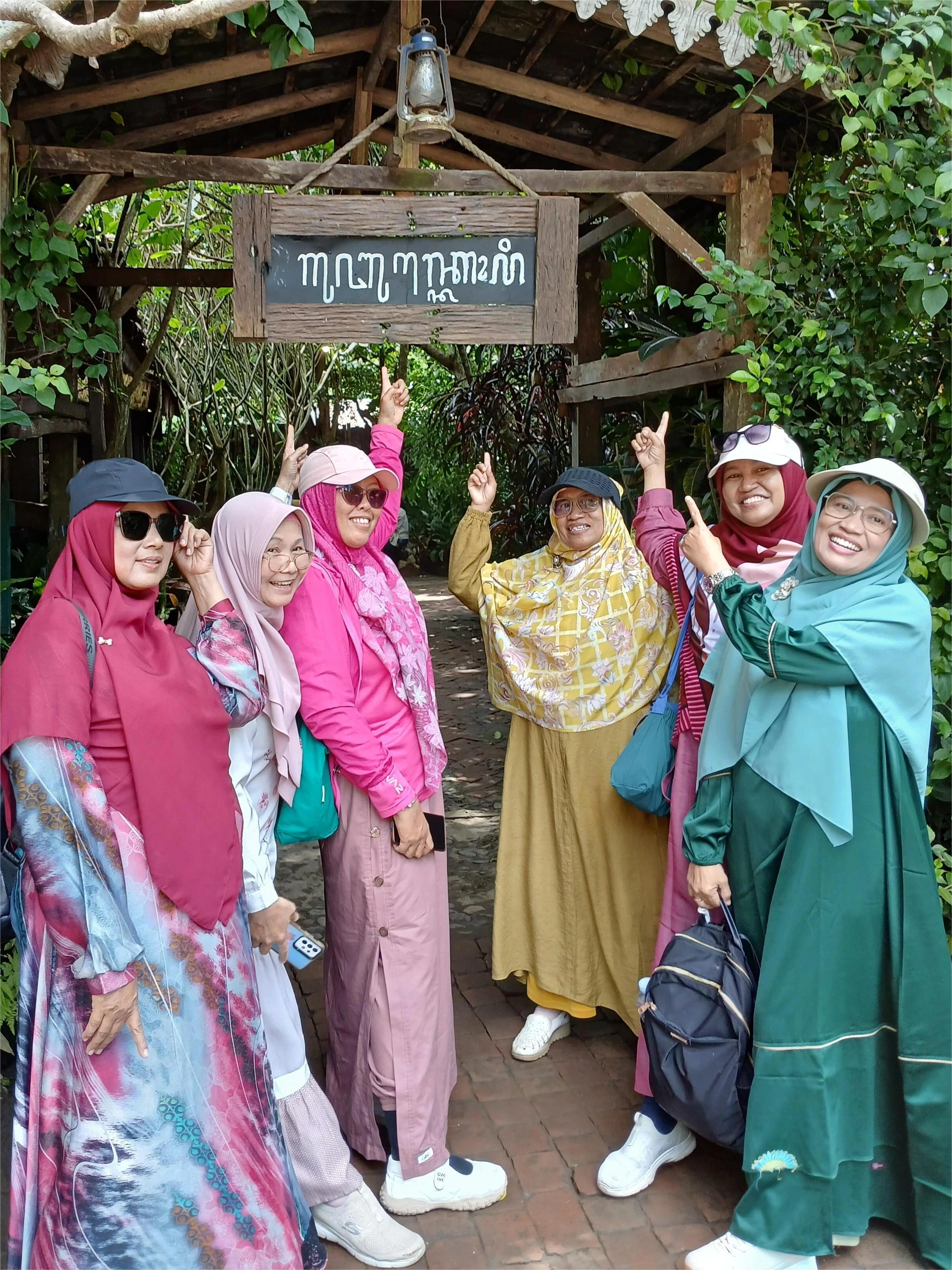 vw tour borobudur image