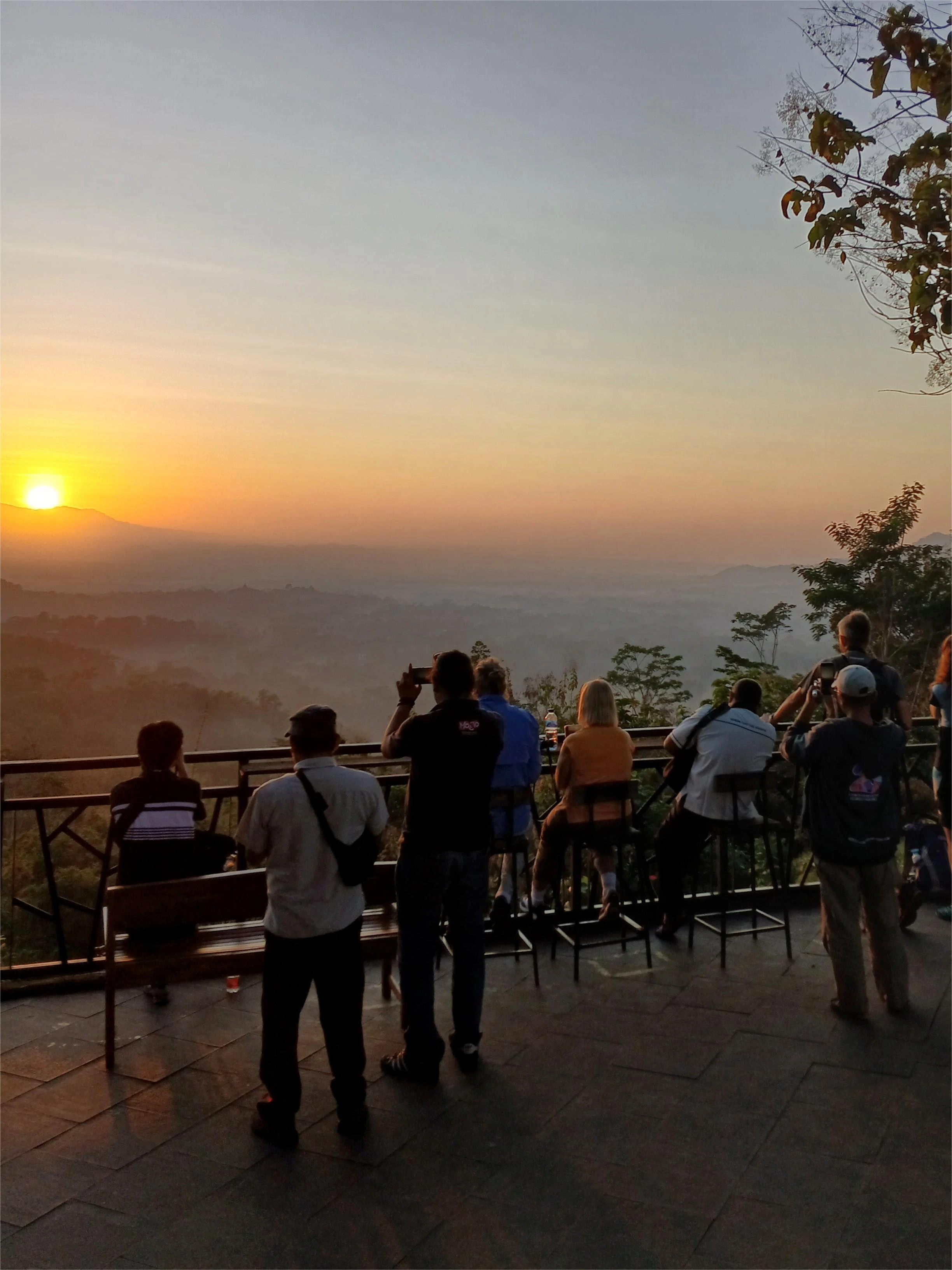 vw tour borobudur foto