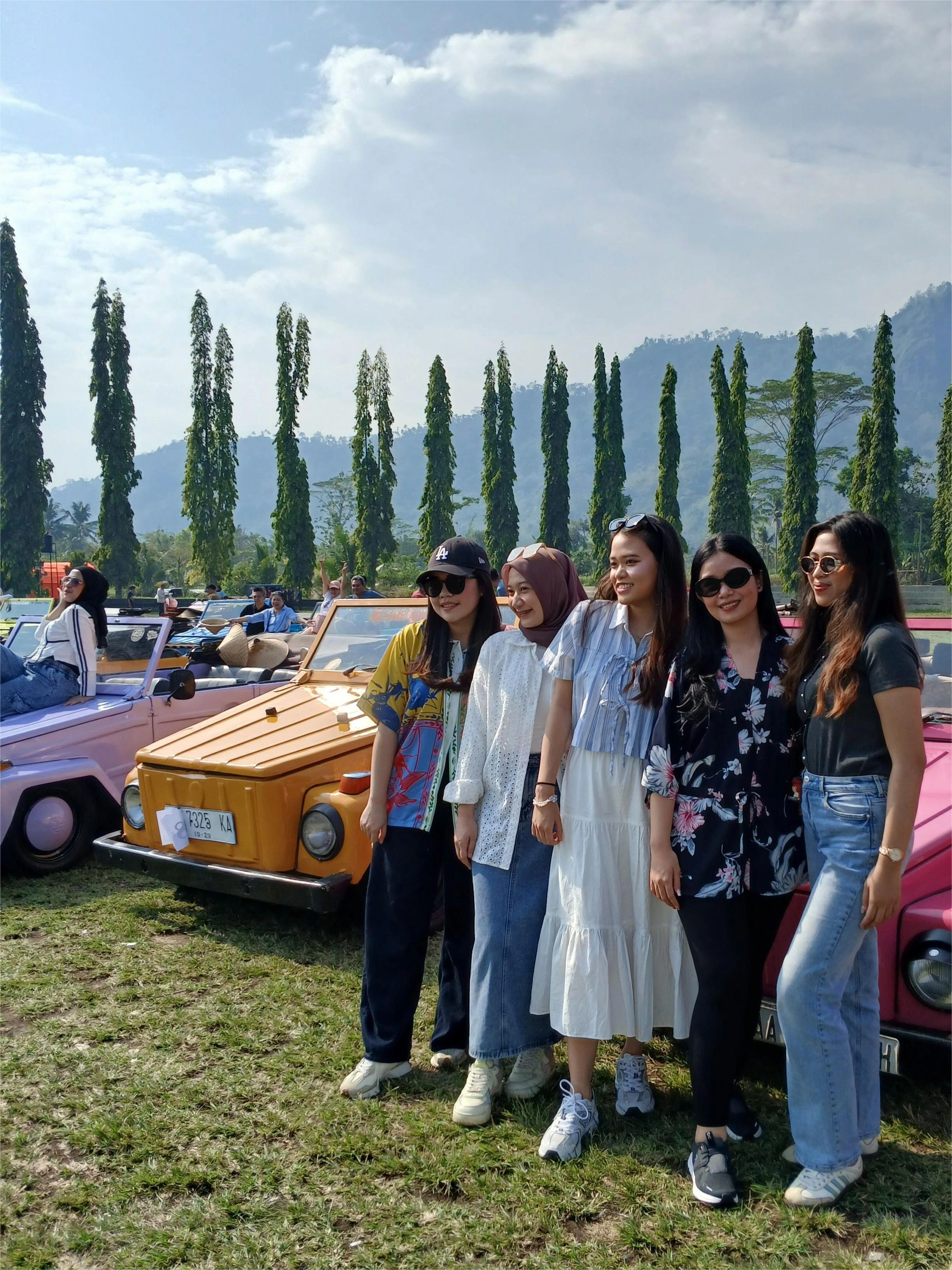 vw tour borobudur foto